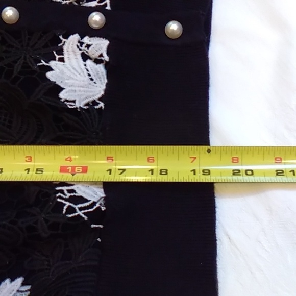 Karl Lagerfeld Black White Floral Crochet Lace Front Cropped Cardigan Sweater - Picture 8 of 13